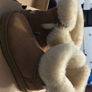Ugg Bailey Button II